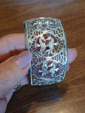 Silvertone Filigree Sea Horse Cuff Bracelet - Elegant Women Jewelry